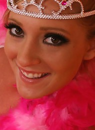 Hot Young Carmen Kinsley gives blowjob and head on sofa