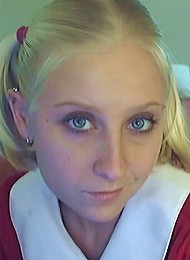 schoolgirl showing her butt on cam