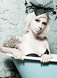 Lynn Blue Bath Tub